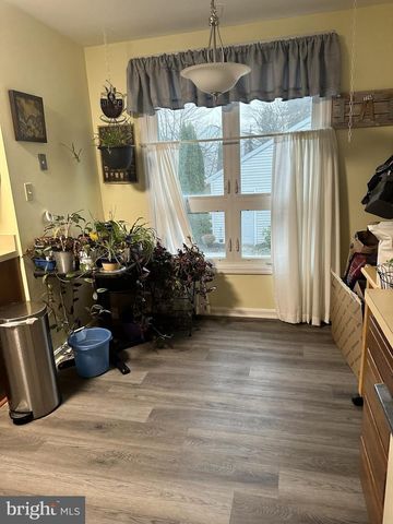 1810 CREEK VIEW DR, New Cumberland, PA 17070