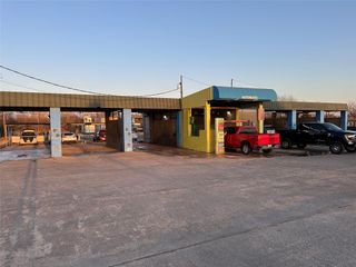 1806 N Main ST, Taylor, TX 76574