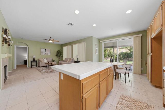 43764 Camino Gallegos, Temecula, CA 92592