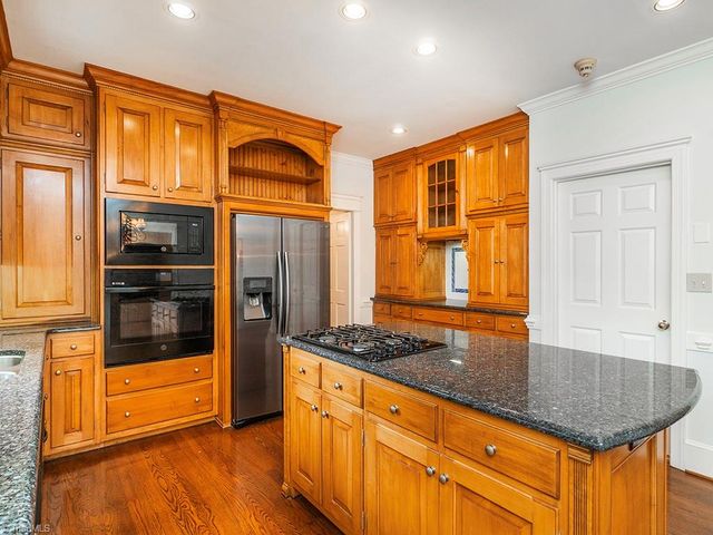 3235 Hiddenwood Lane, Burlington, NC 27215