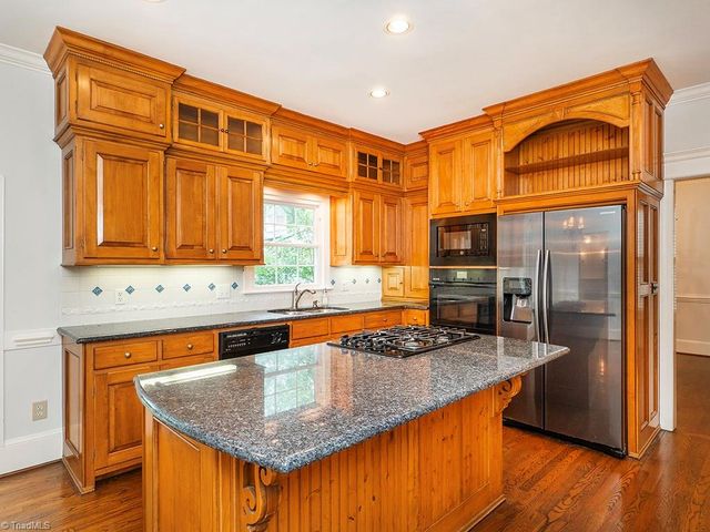 3235 Hiddenwood Lane, Burlington, NC 27215