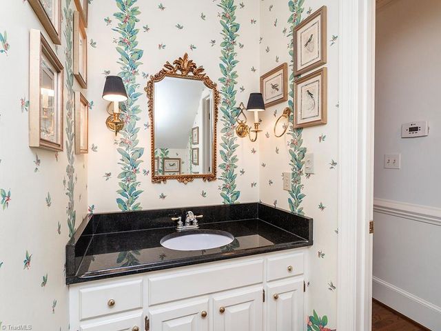 3235 Hiddenwood Lane, Burlington, NC 27215