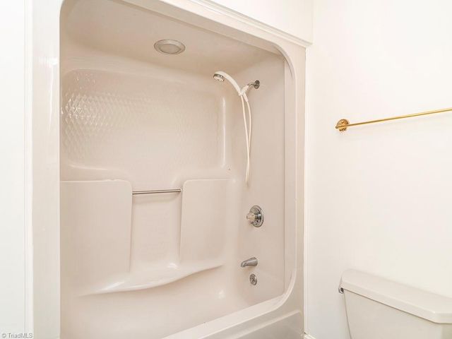3235 Hiddenwood Lane, Burlington, NC 27215