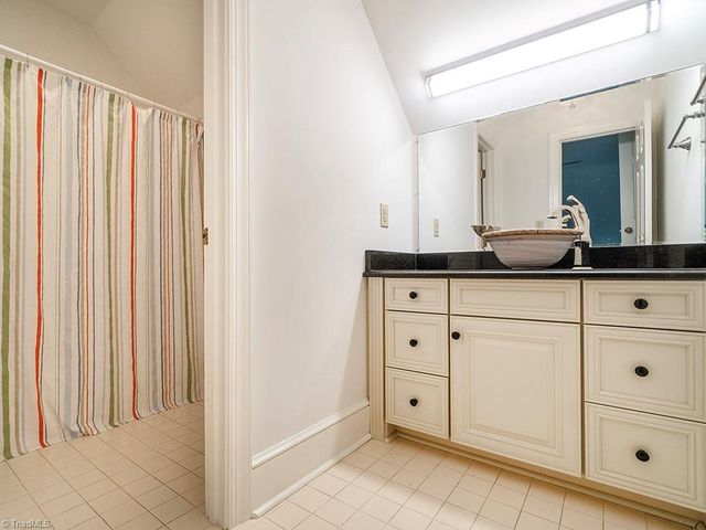 3235 Hiddenwood Lane, Burlington, NC 27215