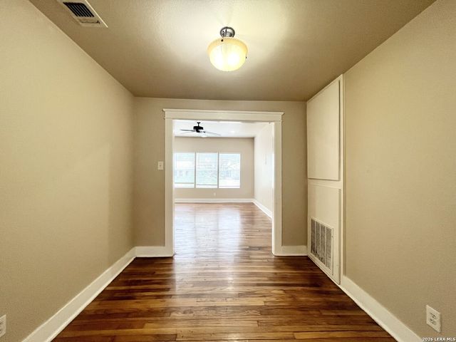 1539 W Woodlawn Ave Apt 2, San Antonio, TX 78201