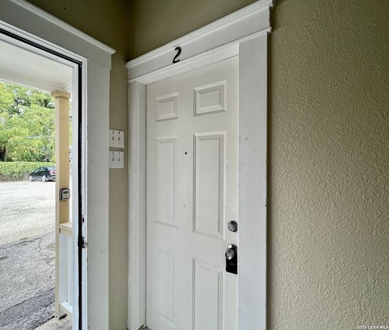 1539 W Woodlawn Ave Apt 2, San Antonio, TX 78201