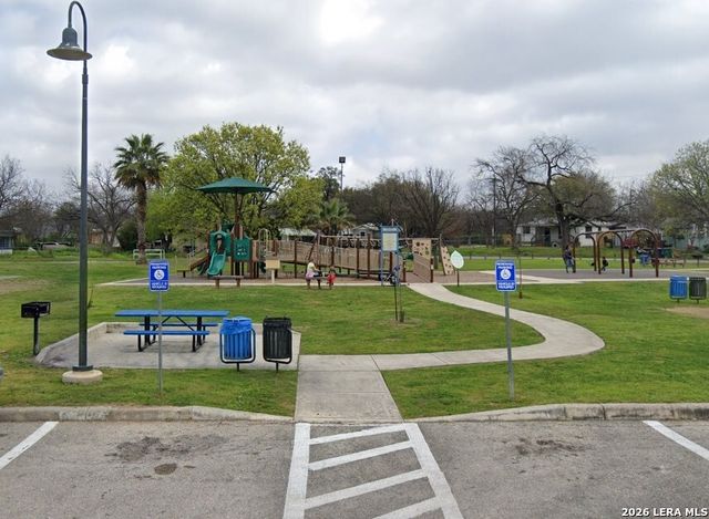 1539 W Woodlawn Ave Apt 2, San Antonio, TX 78201