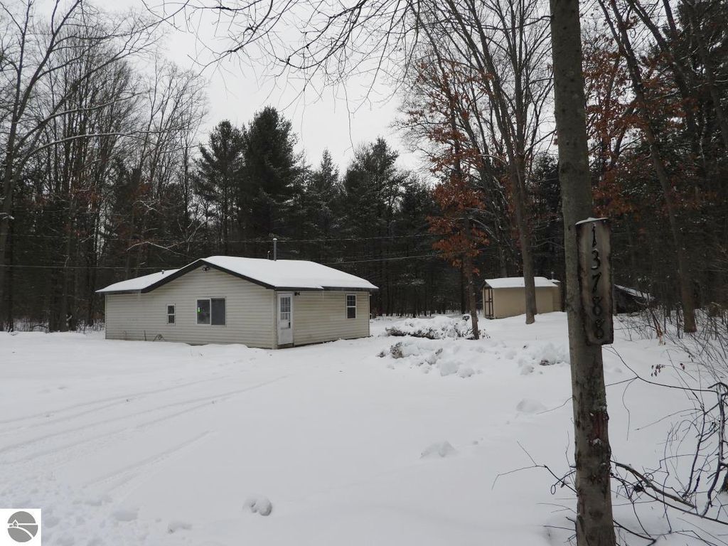 Image 14 of property listing at 13788 Brethren Heights Road, Brethren, MI 49619