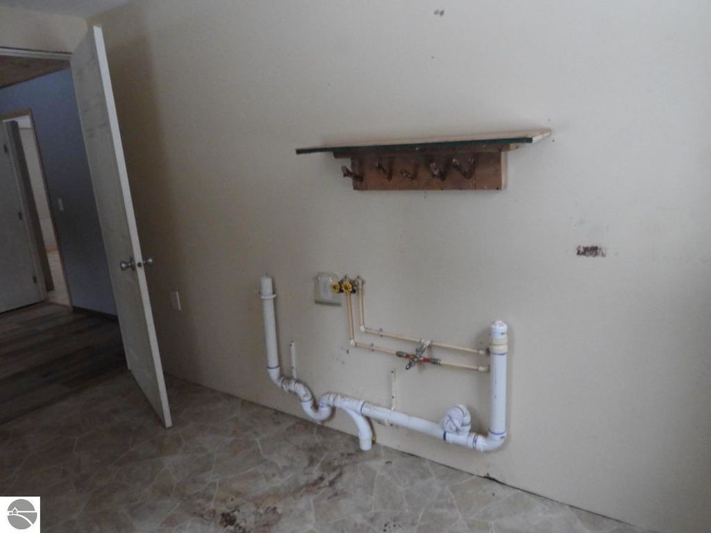 Image 7 of property listing at 13788 Brethren Heights Road, Brethren, MI 49619