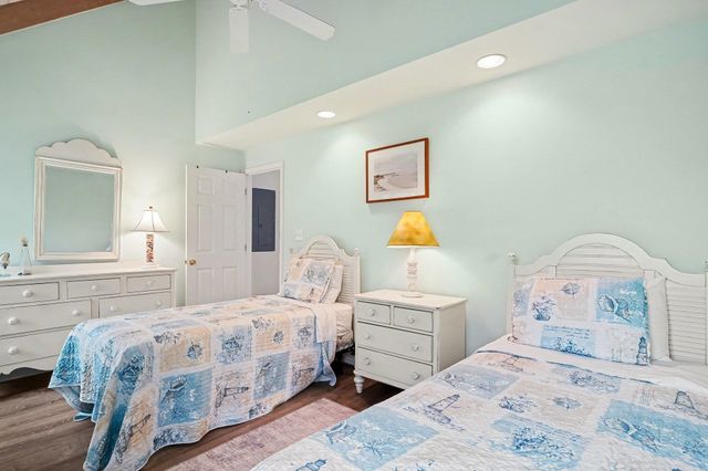 12 Riptide Ln., Pawleys Island, SC 29585