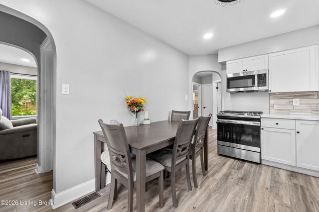 3215 Bridwell Dr, Louisville, KY 40216