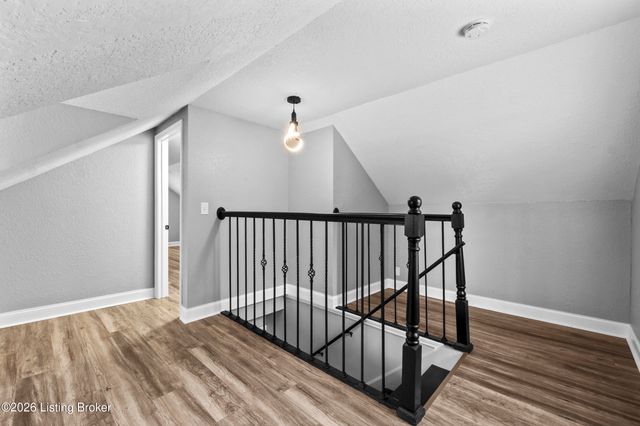 3215 Bridwell Dr, Louisville, KY 40216