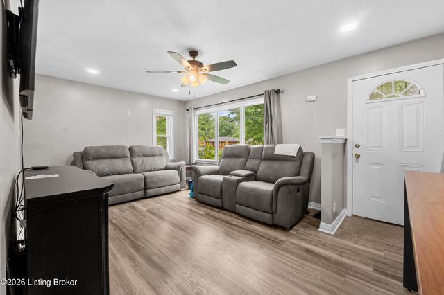 3215 Bridwell Dr, Louisville, KY 40216