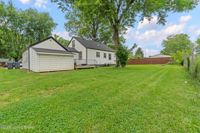 3215 Bridwell Dr, Louisville, KY 40216