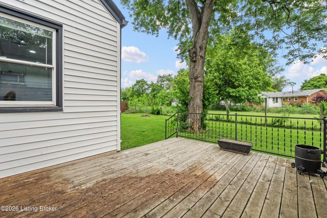 3215 Bridwell Dr, Louisville, KY 40216
