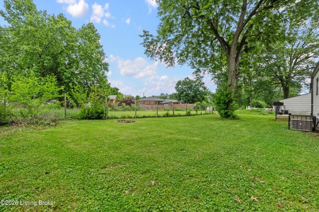 3215 Bridwell Dr, Louisville, KY 40216