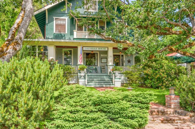 455 N Oregon Street, Jacksonville, OR 97530