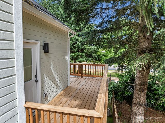 210 S Cambrian Avenue, Bremerton, WA 98312