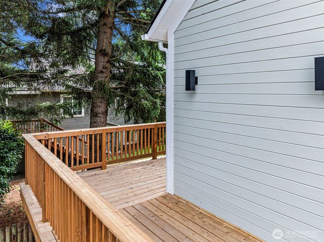 210 S Cambrian Avenue, Bremerton, WA 98312