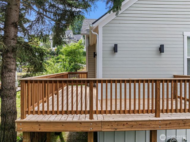 210 S Cambrian Avenue, Bremerton, WA 98312