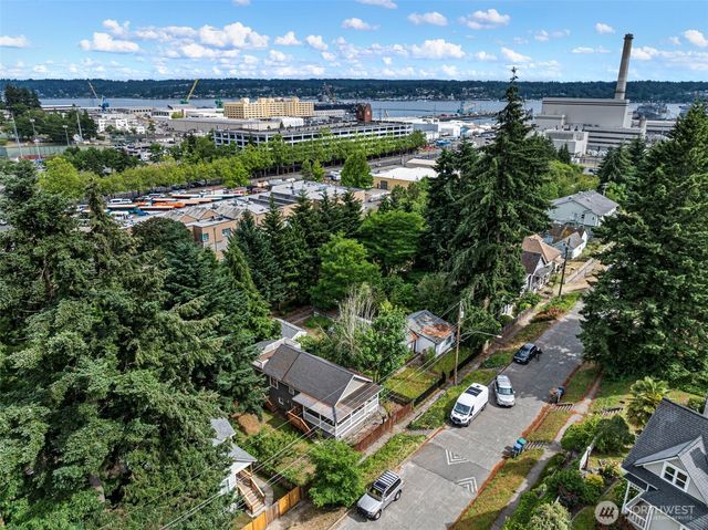 210 S Cambrian Avenue, Bremerton, WA 98312