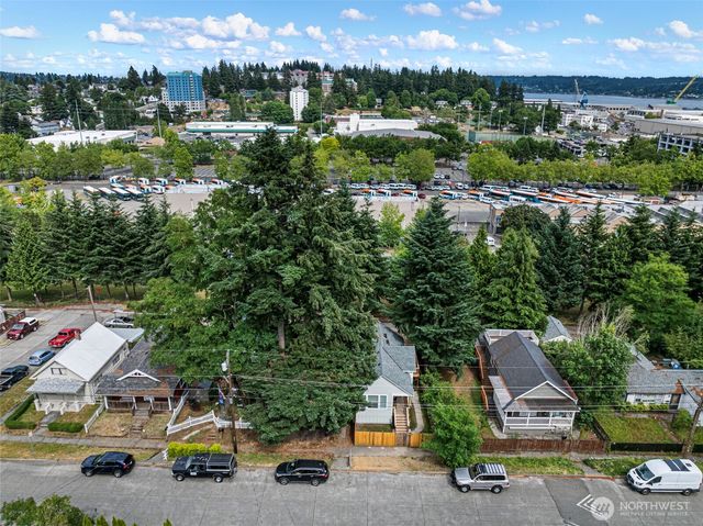 210 S Cambrian Avenue, Bremerton, WA 98312