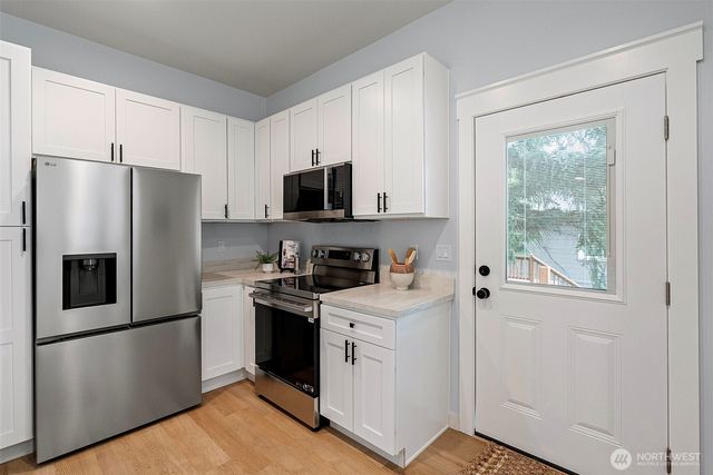 210 S Cambrian Avenue, Bremerton, WA 98312