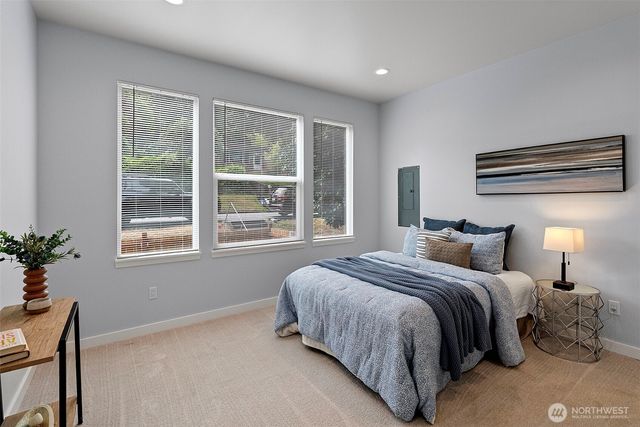 210 S Cambrian Avenue, Bremerton, WA 98312