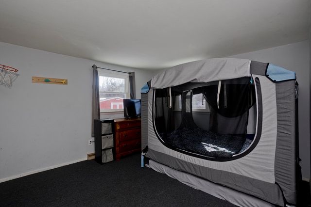 3 Fordham St, Springfield, MA 01104