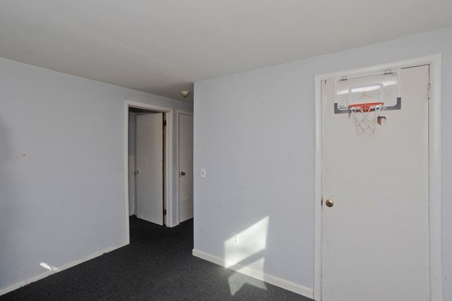 3 Fordham St, Springfield, MA 01104