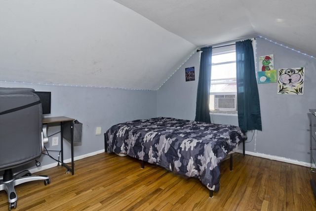 3 Fordham St, Springfield, MA 01104