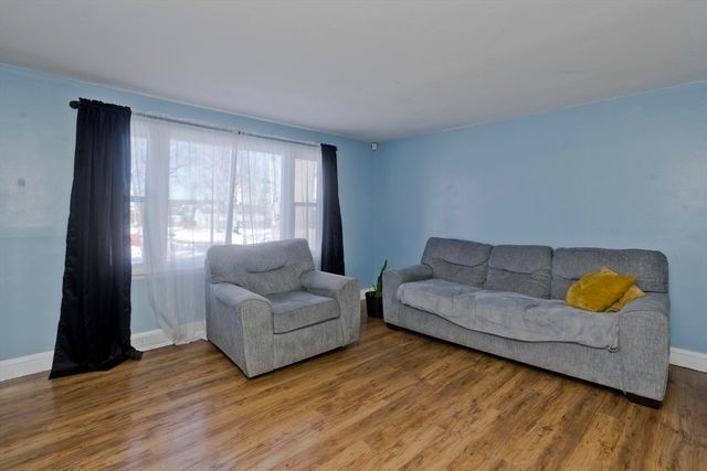 3 Fordham St, Springfield, MA 01104