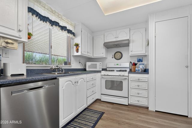 9254 E CACTUS Lane S, Sun Lakes, AZ 85248