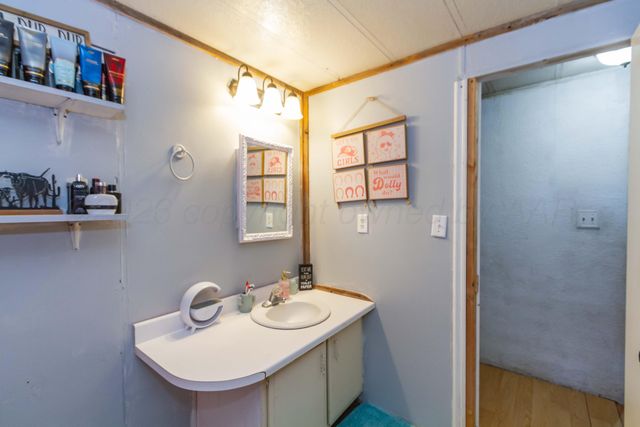 1001 W BOND Street, Pampa, TX 79065