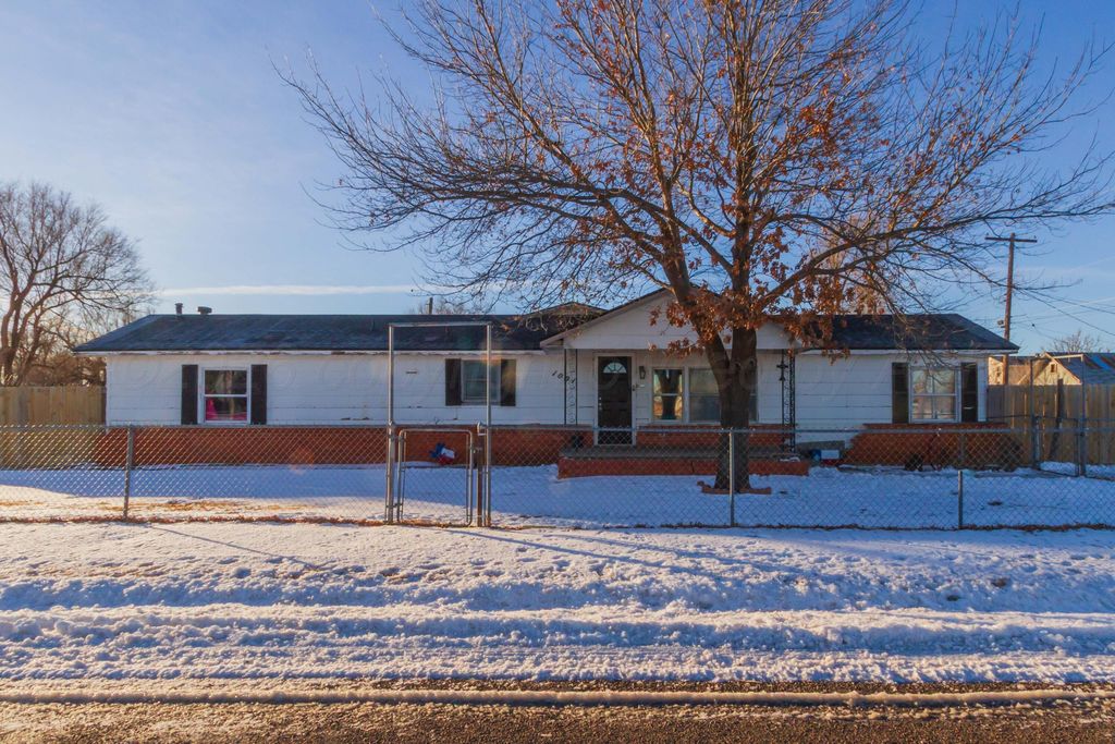 1001 W BOND Street, Pampa, TX 79065