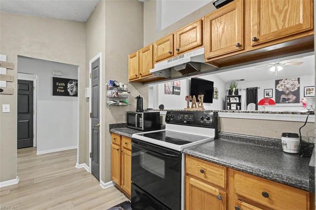 202 Millwheel CT, Suffolk, VA 23434