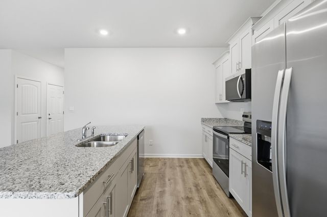 4206 SANDY HOLLOW LN S, Millington, TN 38053