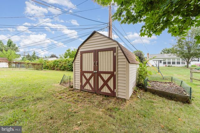 1895 ESTHER DR, Carlisle, PA 17013