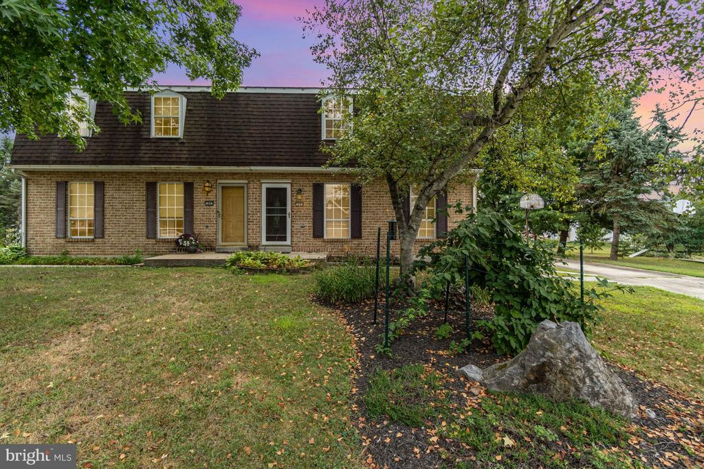 1895 ESTHER DR, Carlisle, PA 17013