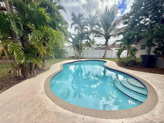 17991 SW 136th Ave, Miami, FL 33177