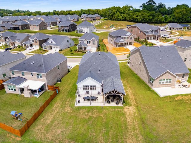 807 Cawthorn Ln, Mount Juliet, TN 37122