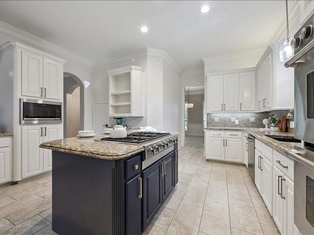 15415 Rocky Oak Court, Houston, TX 77059