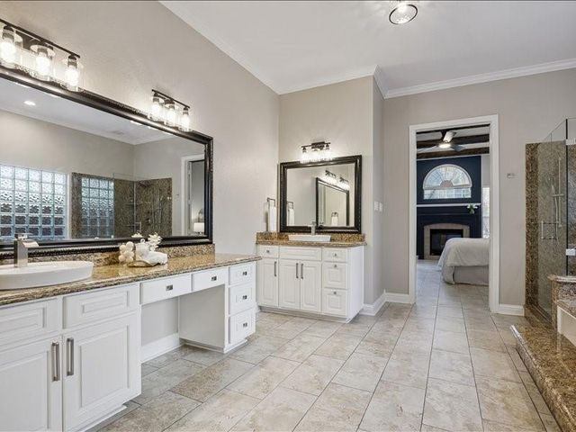 15415 Rocky Oak Court, Houston, TX 77059