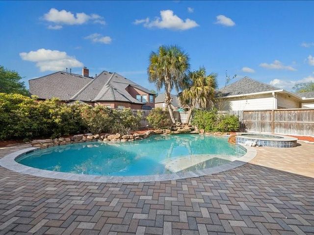 15415 Rocky Oak Court, Houston, TX 77059