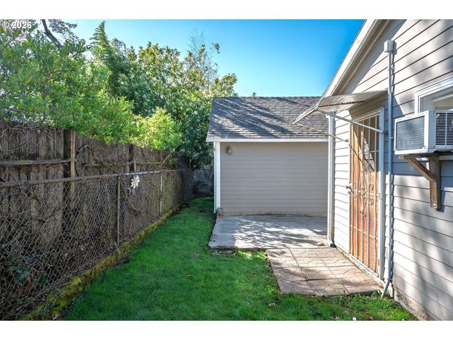 6700 N BOSTON Ave, Portland, OR 97217