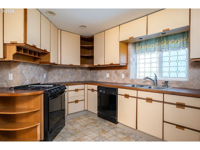 6700 N BOSTON Ave, Portland, OR 97217