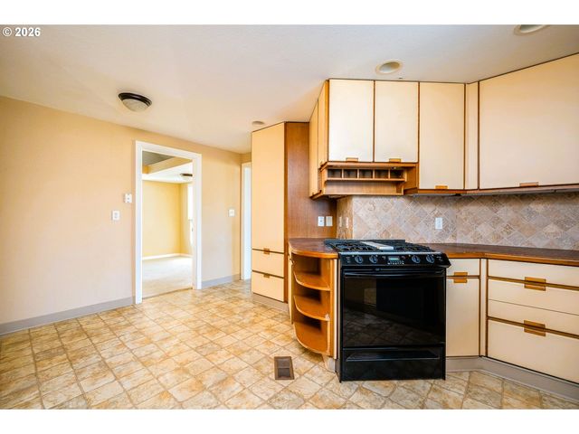 6700 N BOSTON Ave, Portland, OR 97217