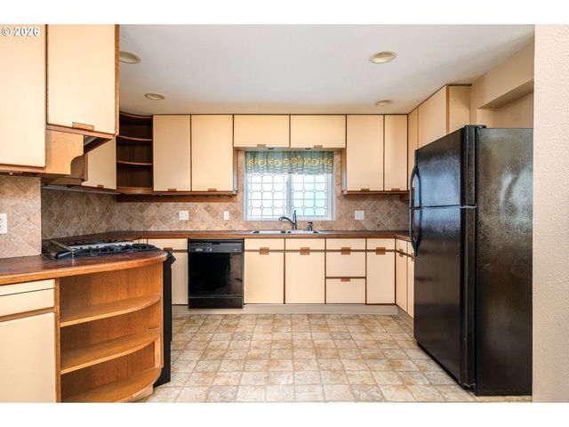 6700 N BOSTON Ave, Portland, OR 97217