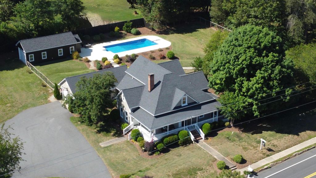 305 E Prince Road, Landrum, SC 29356