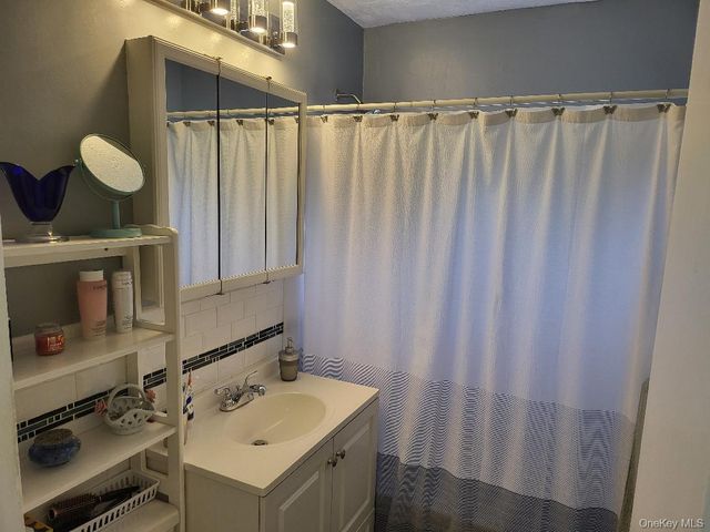 87-40 Francis Lewis A65, Queens Village, NY 11427
